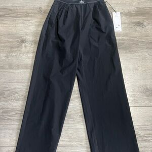 ALO Yoga Men's Black Wide-Leg Jogger Pants